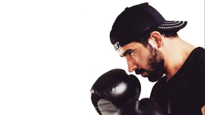 El boxeador turco Selim Ahmet Kemaloglu habría sido acusado de asesinar con un cuchillo a su novia.