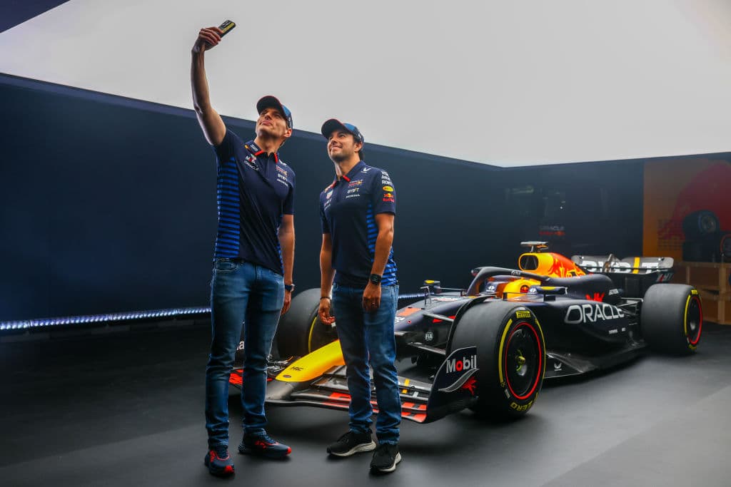 Sergio Pérez y Max Verstappen tienen nuevo coche para el 2024
