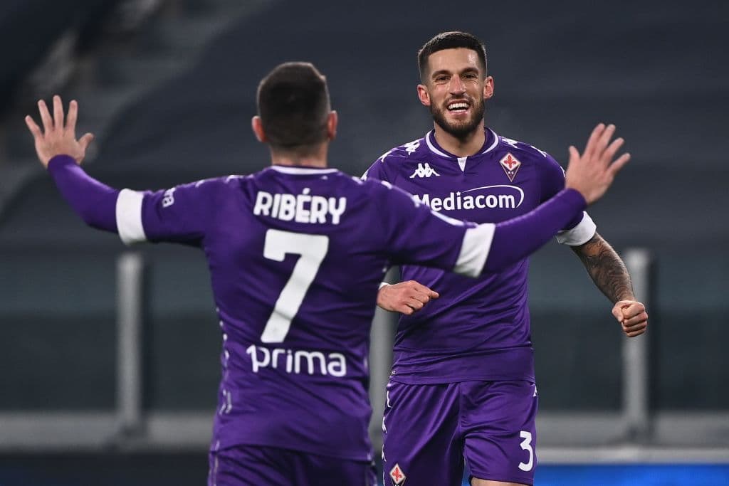 En la primera mitad Vlahovic (3’) adelantó a los visitantes con gol de vestidor y Cuadrado (18’) dejó a Juventus con diez hombres. Sandro (76’) hizo autogol y la ventaja crecía. Cáceres (81’) selló la goleada. Fue el último partido del año para ambos conjuntos.
