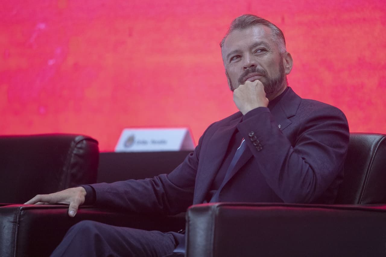 Higuera tacha de "hipócritas" a algunos exjugadores de Chivas