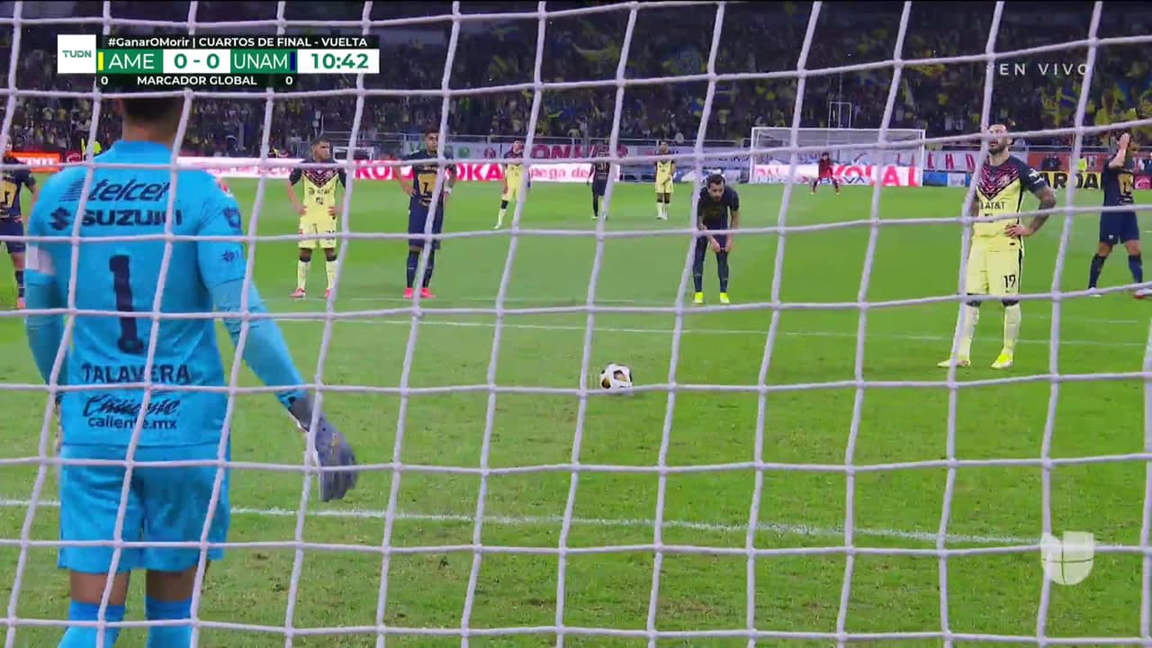 ¡GOL!  anota para América. Emanuel Aguilera