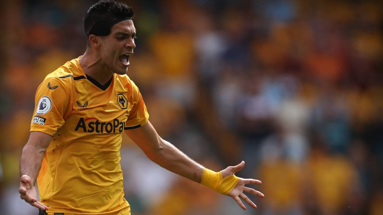 Raúl Jiménez tiene lesión en la ingle y sigue de baja