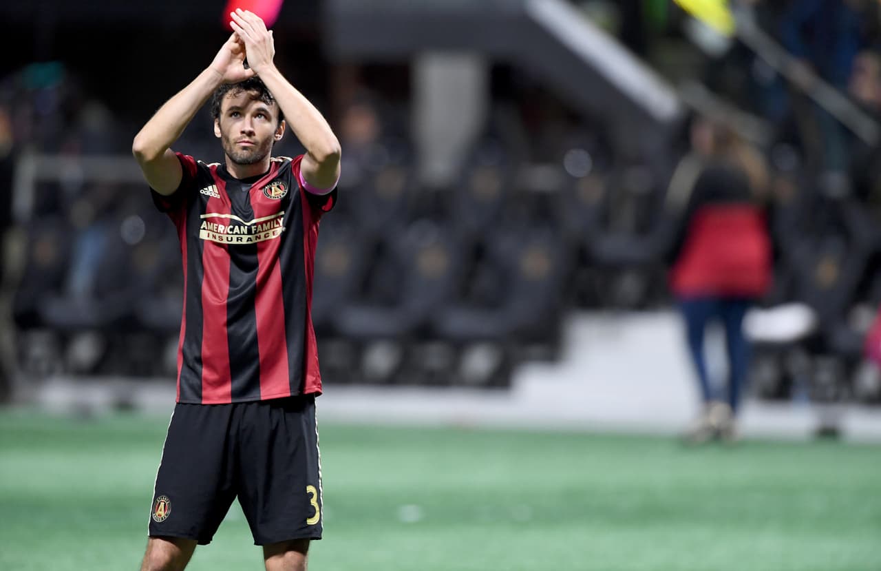 Atlanta United suma y sigue. Con un defensor menos en el segundo tiempo (por la expulsión de Leandro González Pirez), Michael Parkhurst fue un baluarte en el triunfo por 0-1 frente a Minnesota United. (USA Today Images)