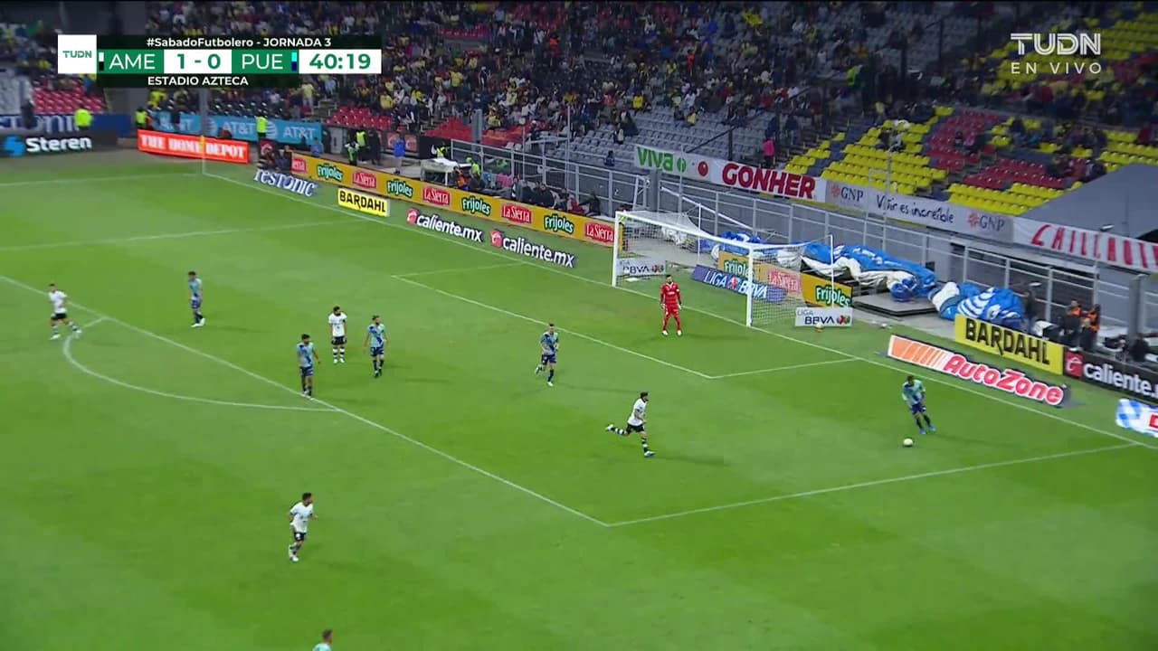 ¡TIRO ATAJADO! disparo por Alejandro Zendejas.