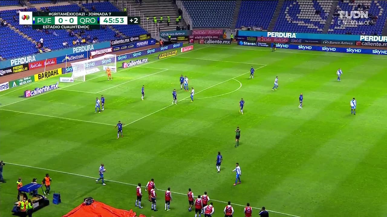 ¡TIRO ATAJADO! disparo por Kevin Ramírez.