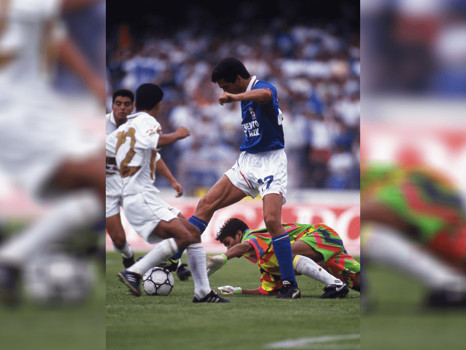 Su mejor momento fue contra Morelia, Tigres y Toros Neza, anotó ocho y saco tres de ventaja, superando a Salvador.