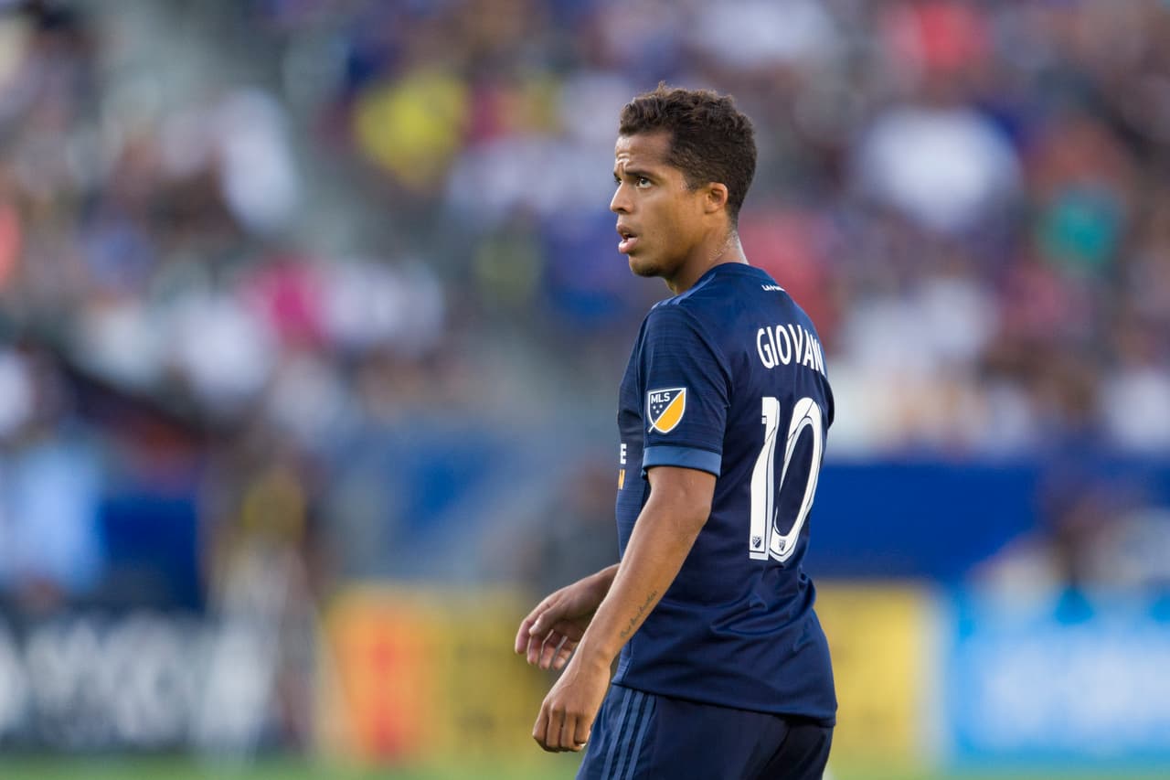Con Gio dos Santos más afuera que adentro y Zlatan viajando, LA Galaxy prepara duelo ante Chicago