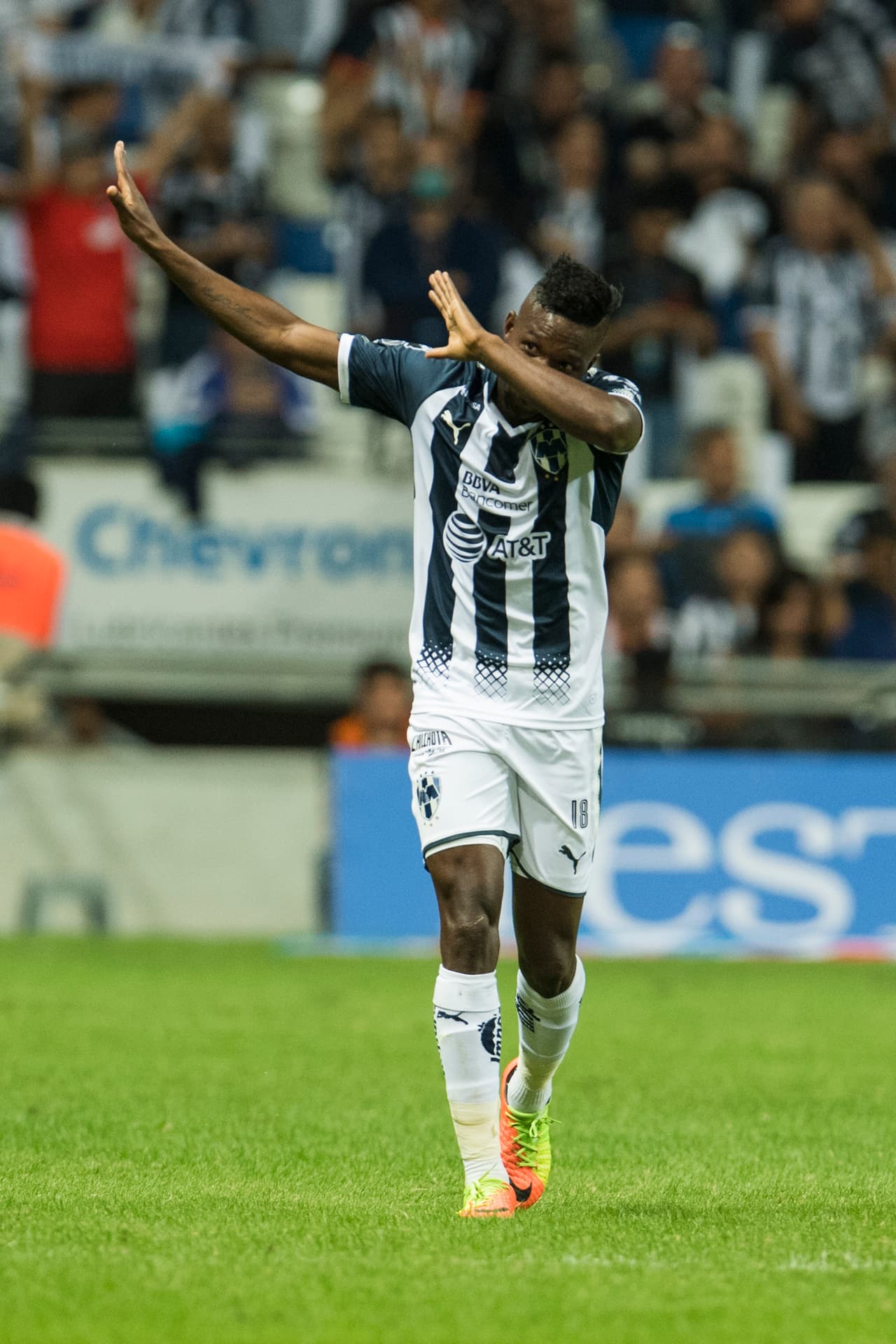 Fueron dos goles los que puso el ex Tijuana para que los Rayados se quedaran con el triunfo con marcador de 4-1.