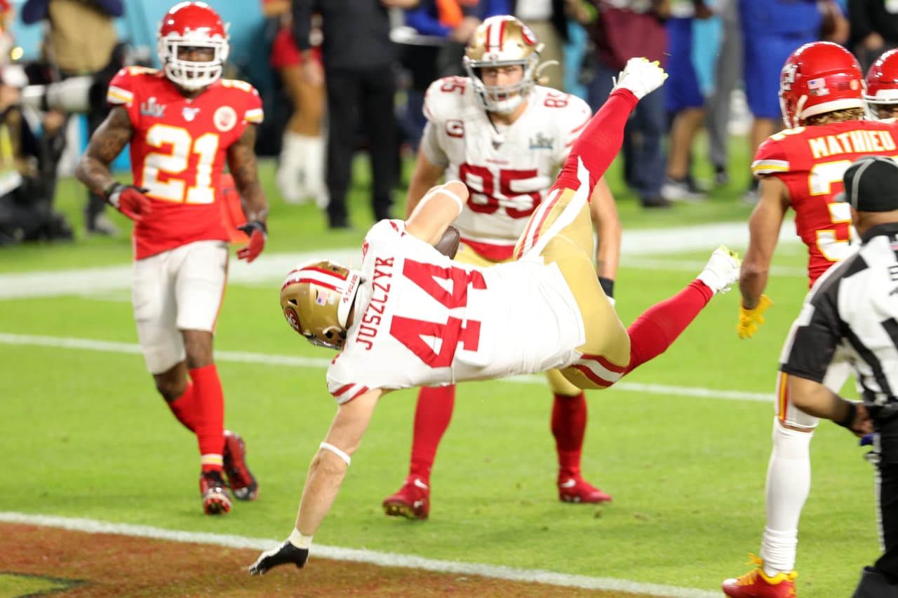 Kyle Juszczyk tuv una recepción de 15 yardas e ingresó a las diagonales para empatar el juego 10-10.