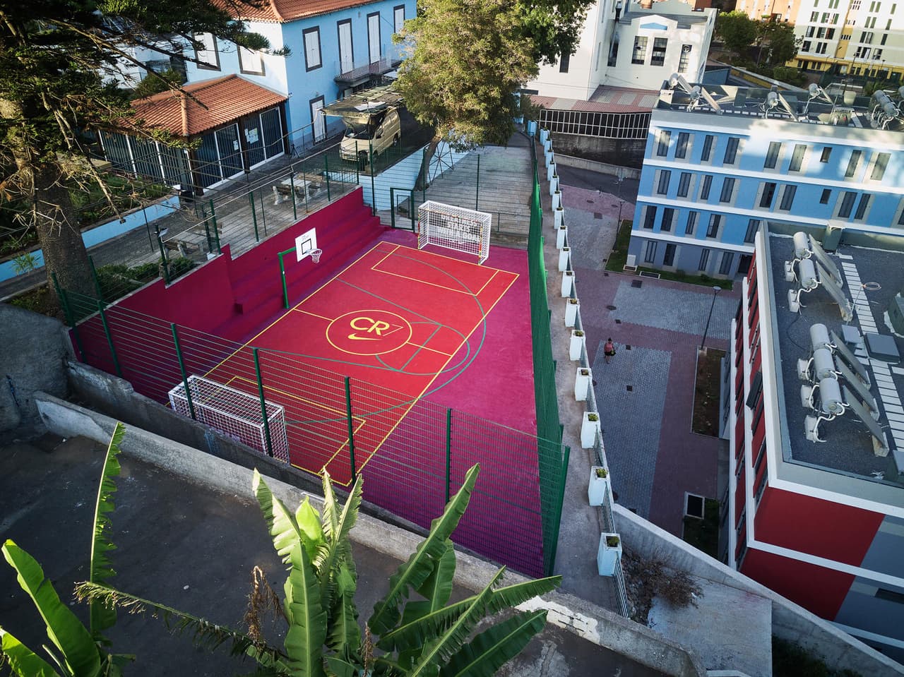 Esta cancha fue diseñada por el artista portugués AkaCorleone.