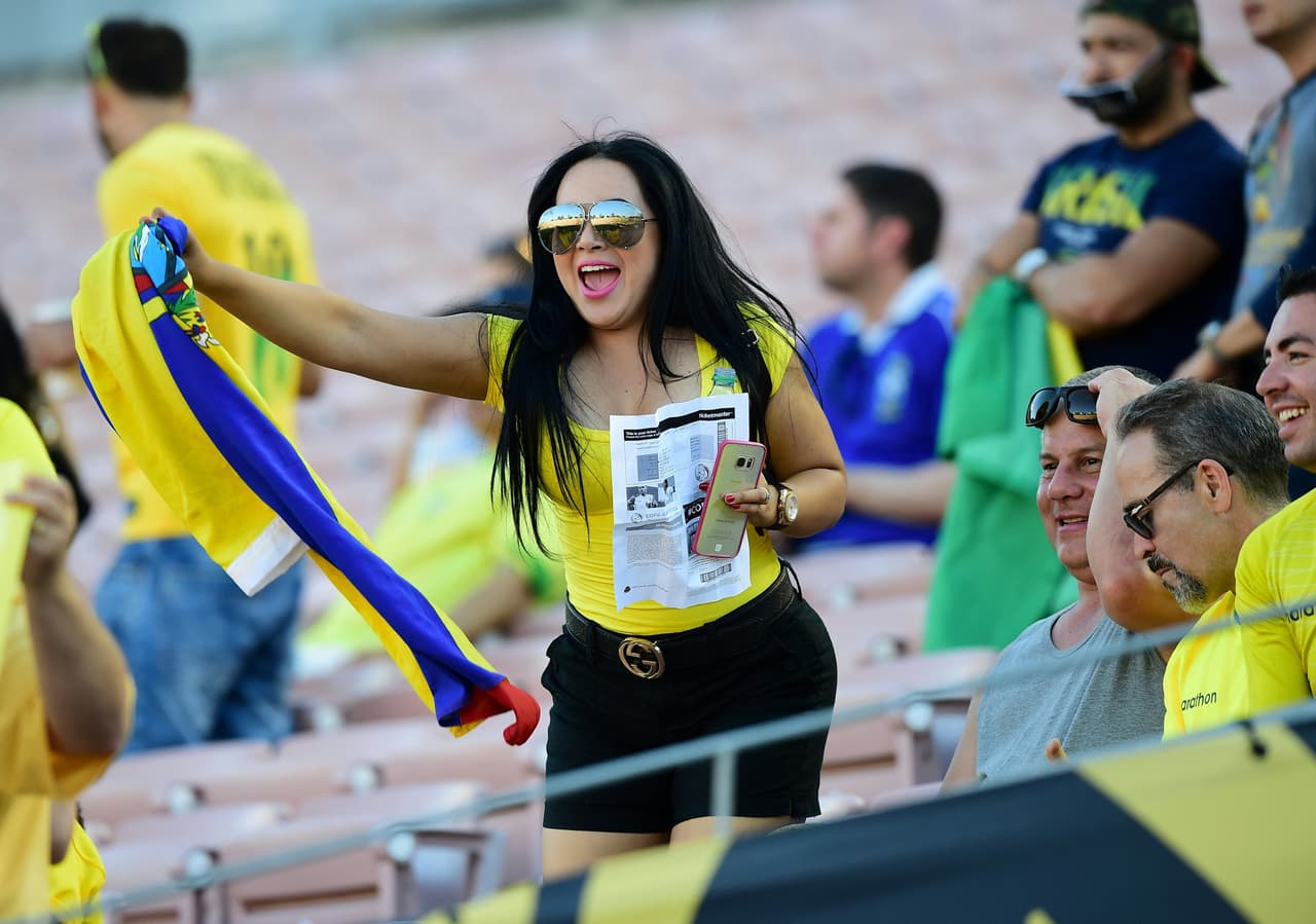 Belleza en las tribunas, una característica en la Copa América Centenario.