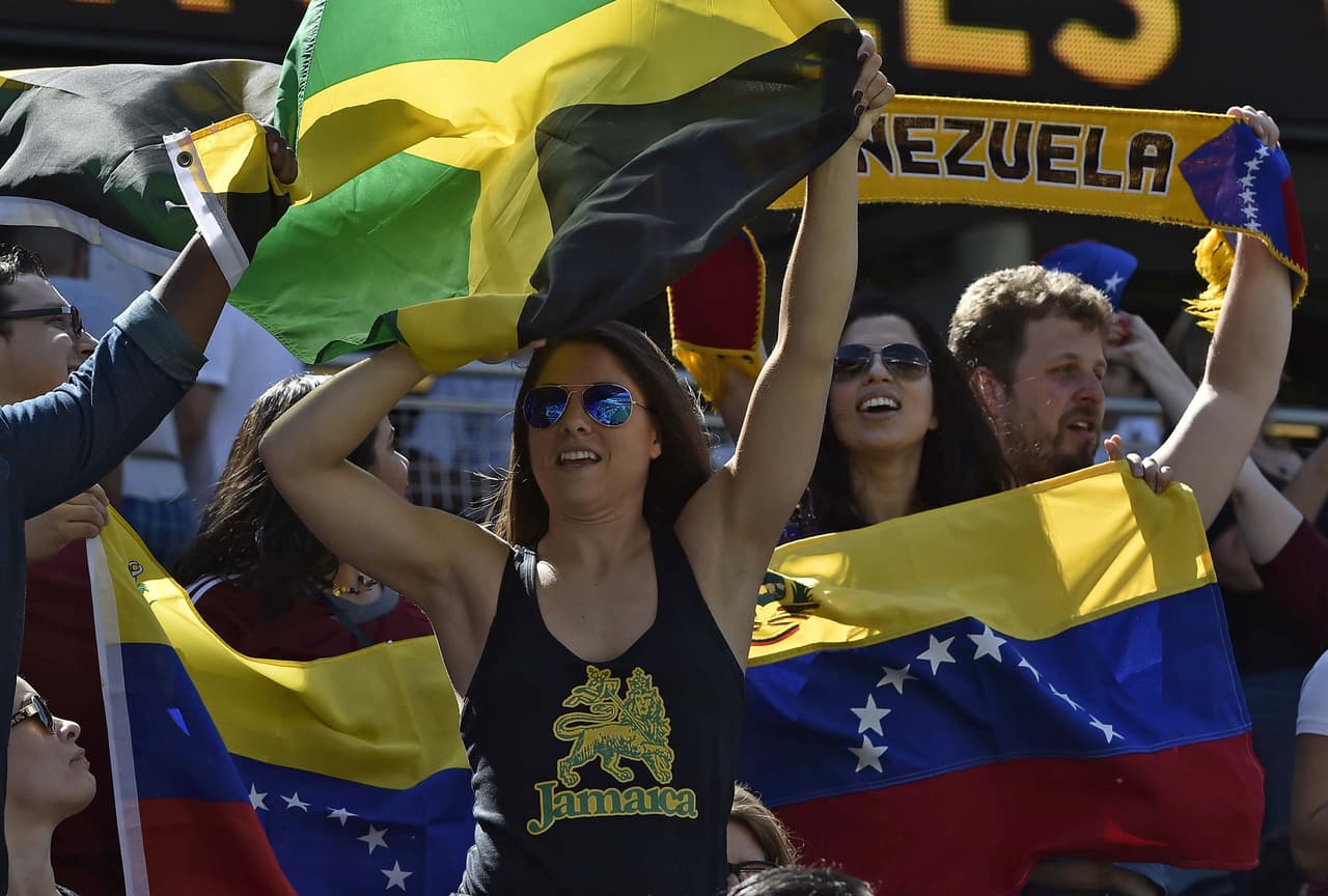 Belleza en las tribunas, una característica en la Copa América Centenario.