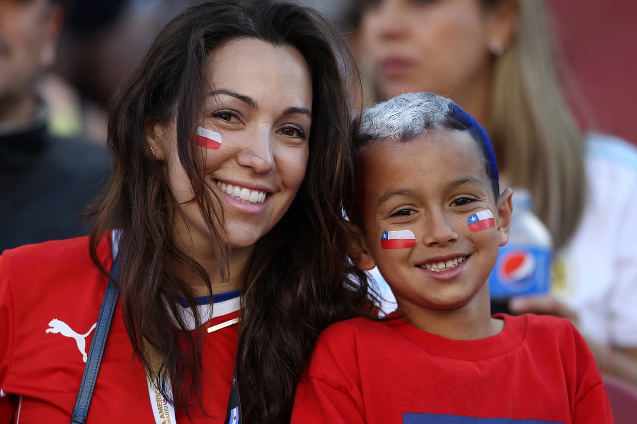 Belleza en las tribunas, una característica en la Copa América Centenario.