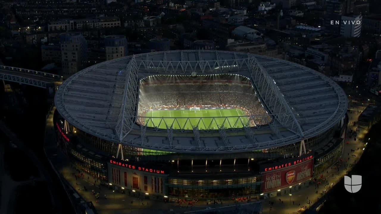 Arranca el partido y la pelota está en juego.
