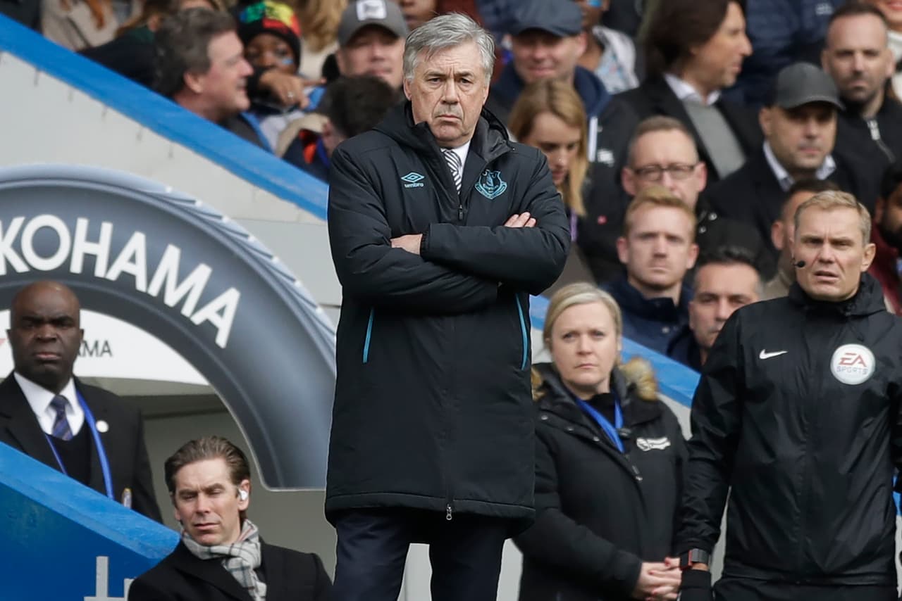 Carlo también que mas veces ha entrenado con más equipos diferentes cuando lo logró con Juventus, AC Milan, Chelsea, París Saint-Germain, Real Madrid, Bayern Múnich y Napoli.