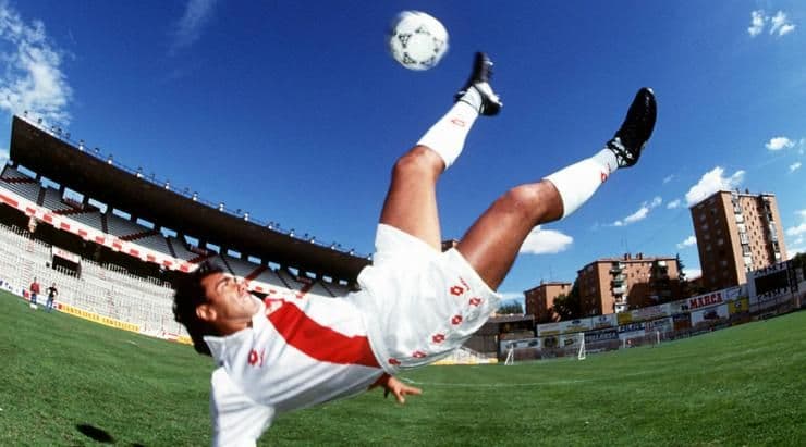 Así fue como Hugo Sánchez terminó su carrera con el Real Madrid, sin embargo, sólo significó la salida temporal del futbol español, pues un par de años después jugó para el Rayo Vallecano.