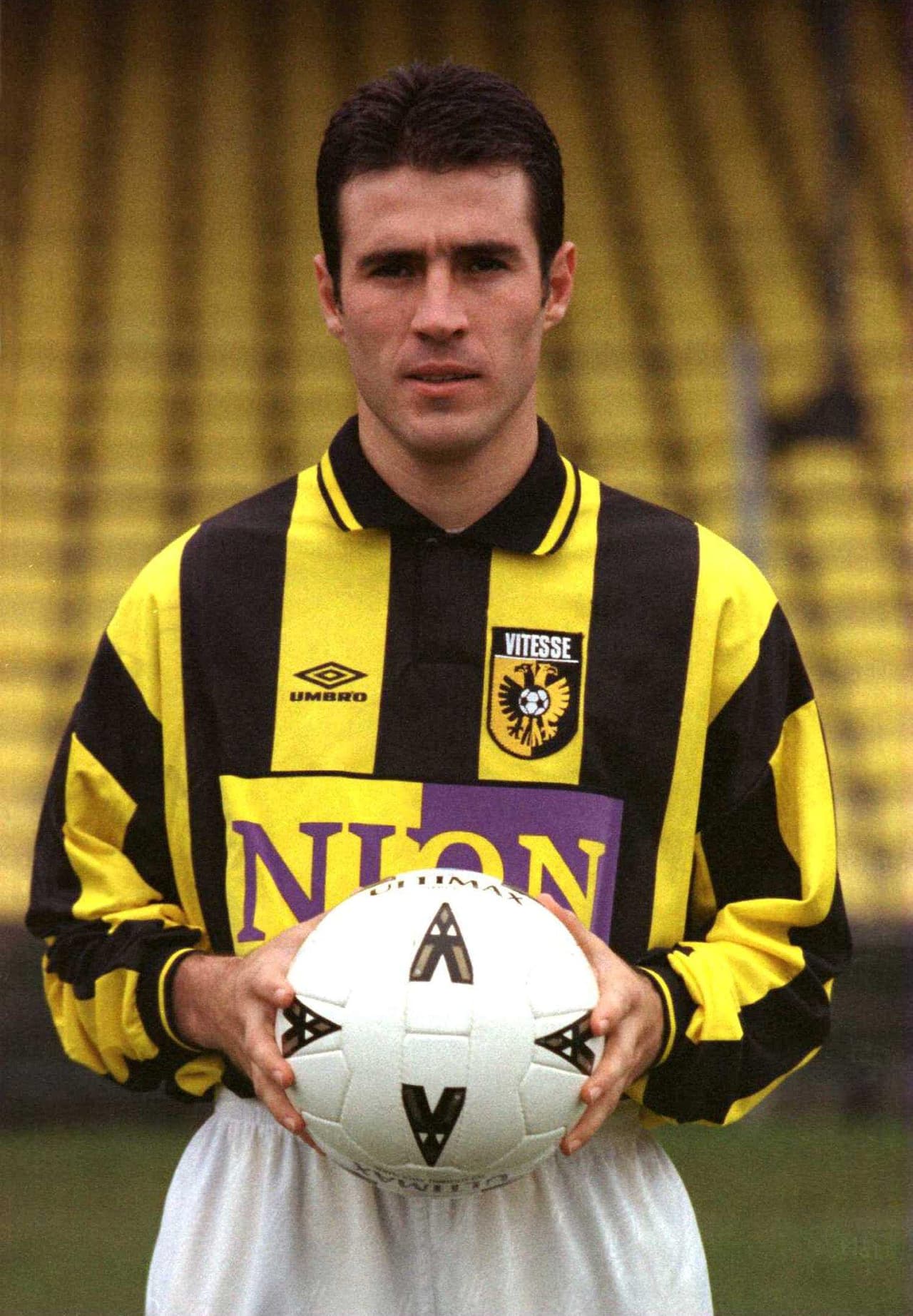 En 1996 Joaquín del Olmo también probó las mieles de jugar en el extranjero cuando se fue al SBV Vitesse de Holanda por petición de Leo Bennhakker.