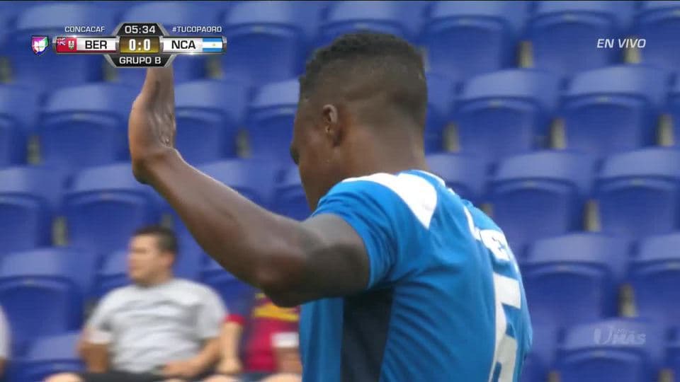 Tiro desviado de Luis Copete