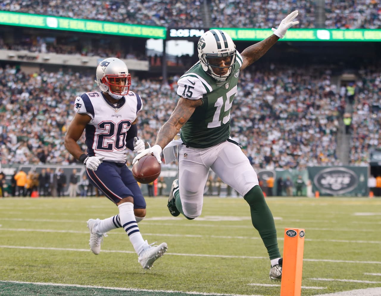 Marshall impuso la marca de la franquicia con 101 recepciones en esta campaña y es el primer jugador en la historia de la NFL con seis temporadas diferentes con al menos 100 recepciones.