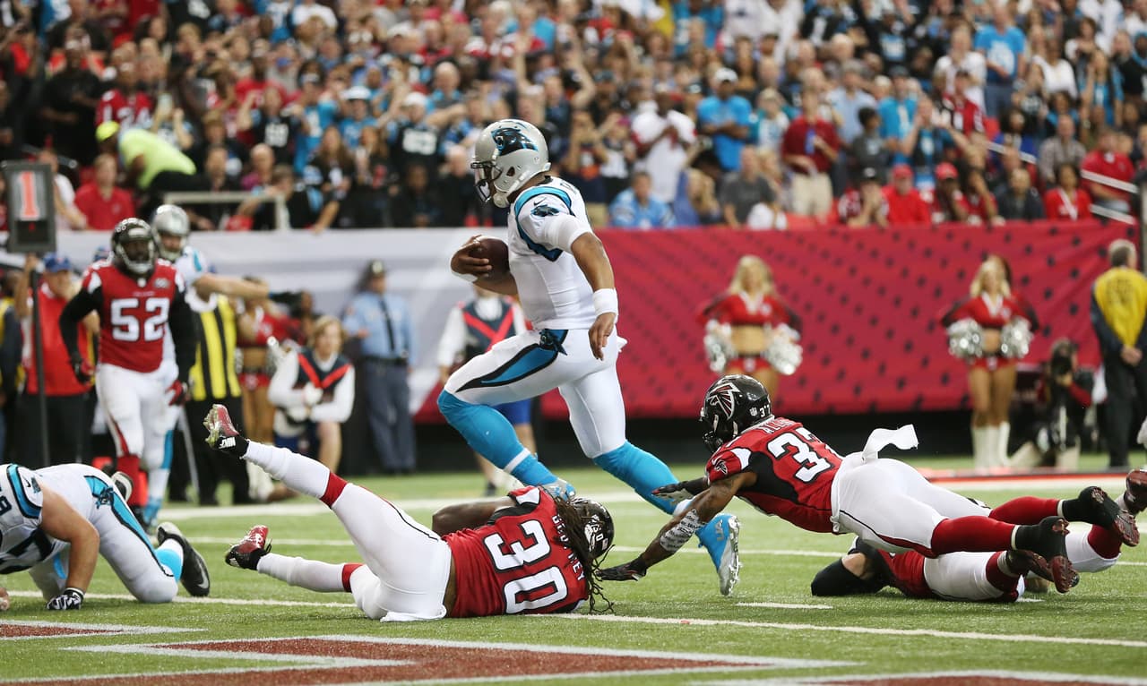 5.- El quarterback de Carolina CAM NEWTON corrió para un touchdown, su octavo de la temporada, en la derrota de los Panthers en Atlanta.
