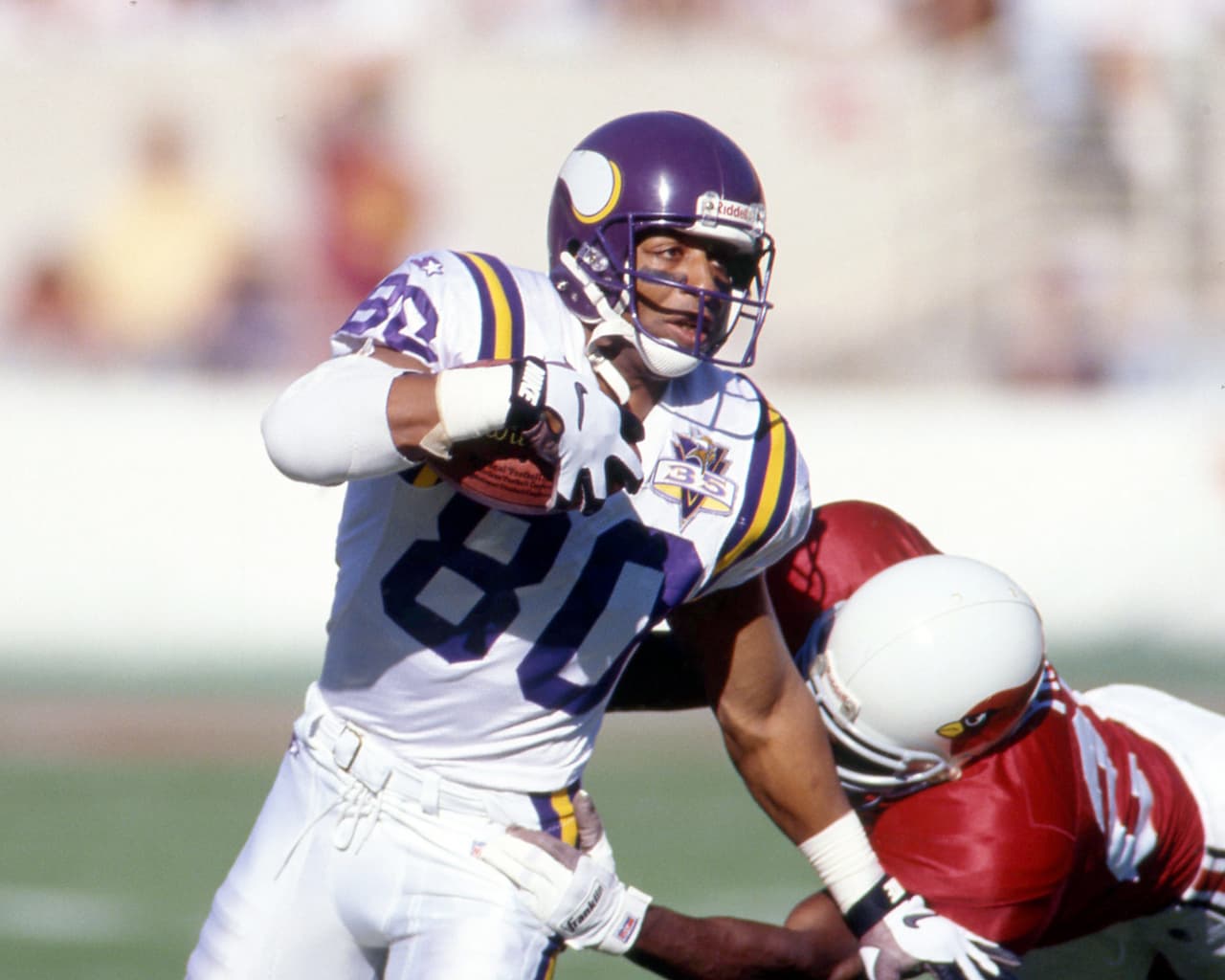 Con ello, se unió al miembro del Salón de la Fama CRIS CARTER (1994-95) como los únicos jugadores en la historia de la NFL con temporada consecutivas de al menos 120 recepciones.