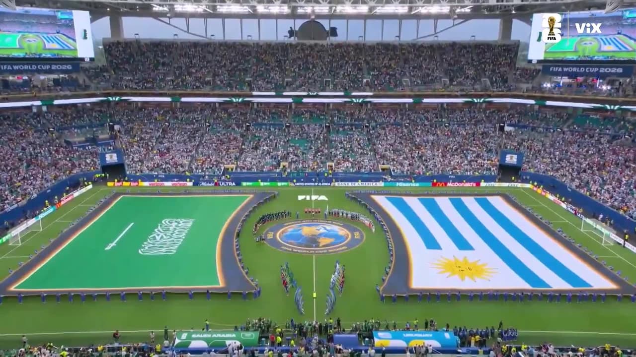 ¡Piel chinita! Se entonan los himnos de Arabia Saudita y Uruguay