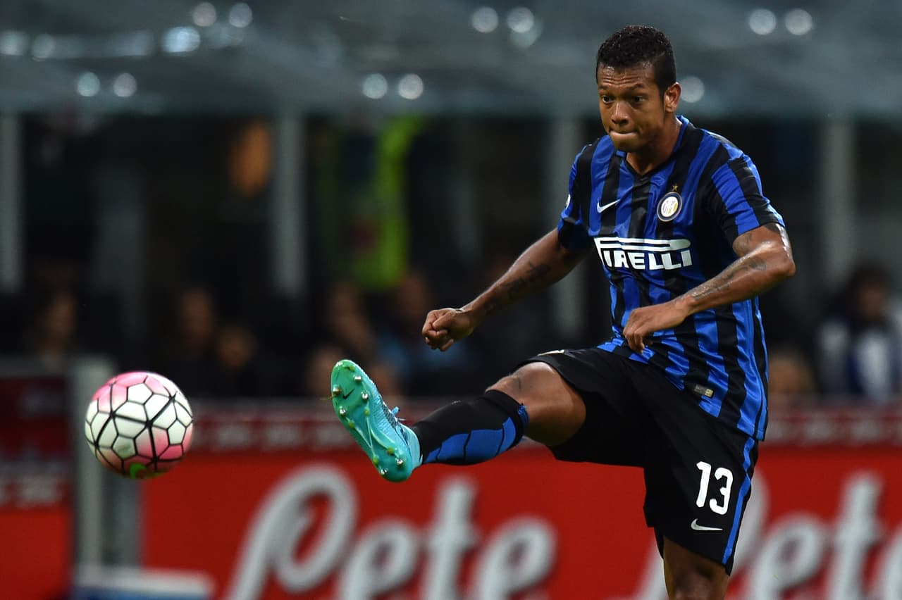 Fredy Guarín, volante de 33 años, busca destino tras un longevo paso por China. En el Inter maravilló por su depliegue y potencia.