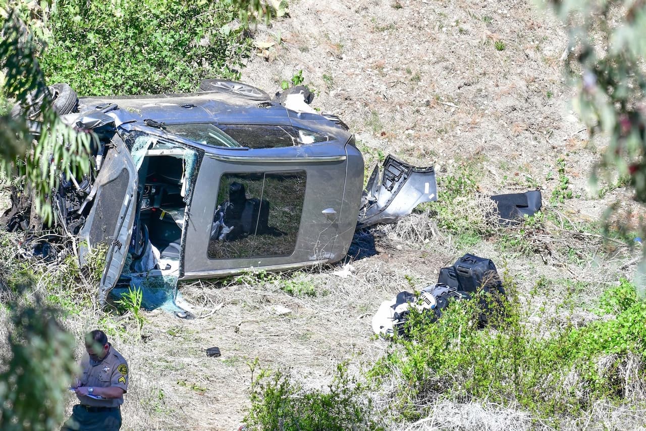 El golfista estuvo consciente cuando lo rescataron y logró identificarse con los bomberos que acudieron primero a la escena.
