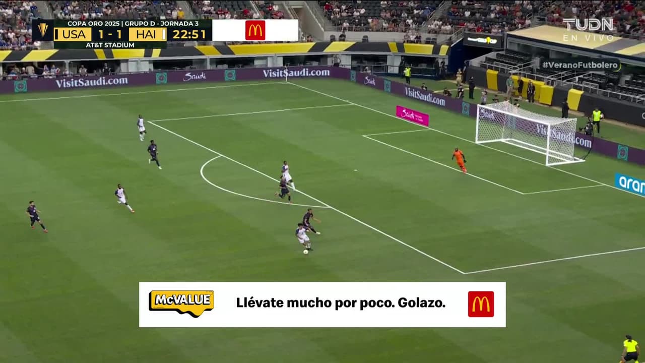 ¡TIRO ATAJADO! disparo por Patrick Agyemang.