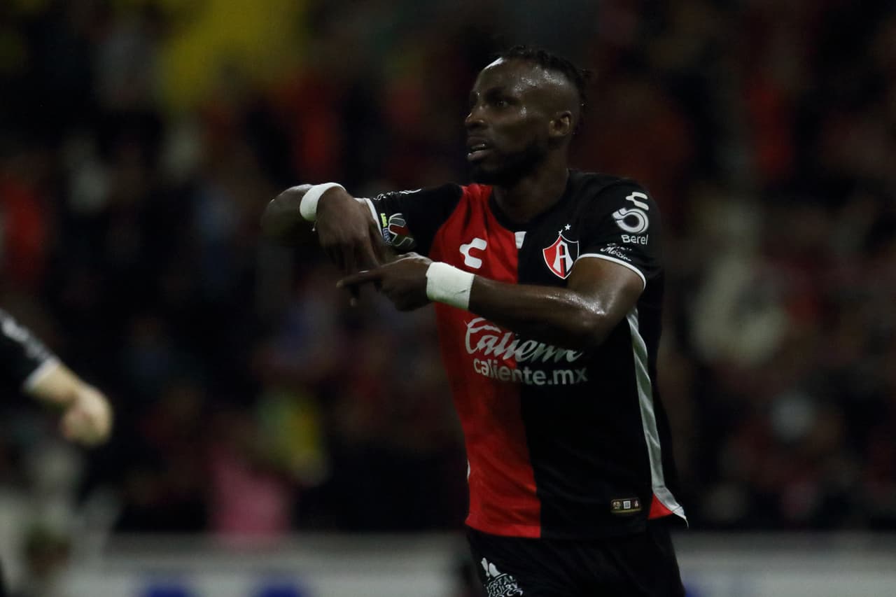 Con anotaciones de Julio César Furch (61) y Julián Quiñones (74 de penal), Atlas finalmente debutó con triunfo ante su gente en la Jornada 2 de Clausura 2023. Mazatlán encontró el descuento vía Nicolás Benedetti al 85’, pero no le alcanzo para llevarse un punto.