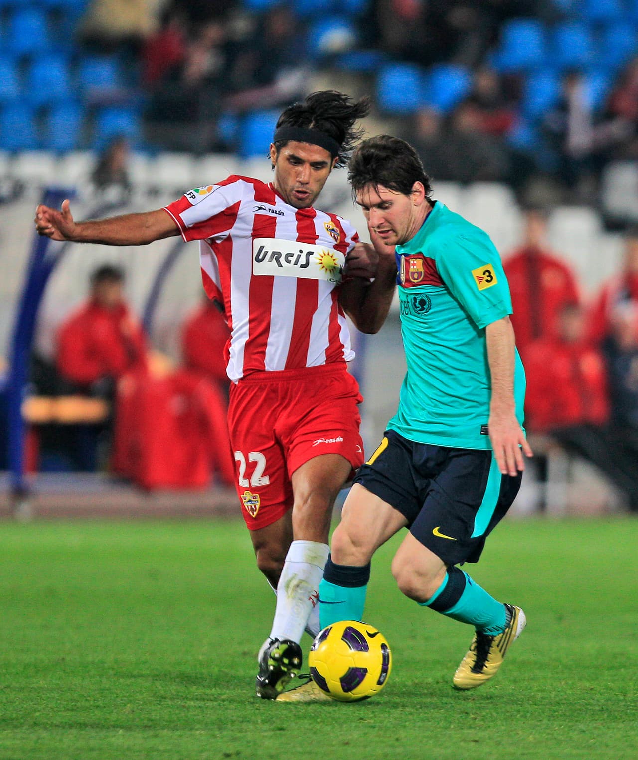 El buen rendimiento en Boca Juniors le permitió a Fabián Vargas dar el salto a España para jugar con Almería en 2009. Aunque no era un equipo con una capacidad importante en la Liga, el colombiano se hizo con un lugar en su mediocampo.