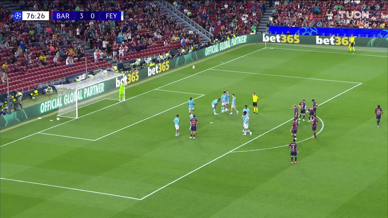 ¡GOL!  anota para FC Barcelona. Lamine Yamal