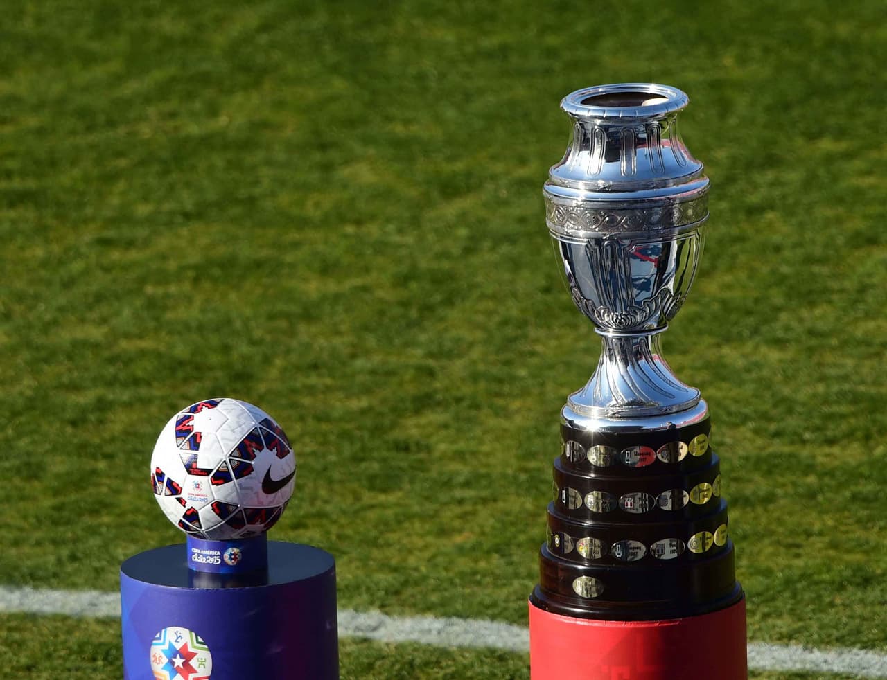 La Copa América festeja sus 100 años, pero esta rivalidad es incluso más añeja, ya que arrancó el 27 de mayo de 1910 con triunfo de Argentina por 3-1, curiosamente dentro de lo que en ese entonces se conocía como Copa Centenario.