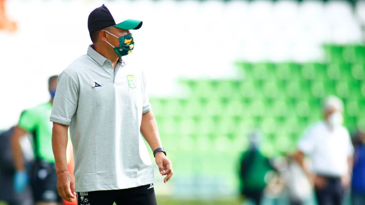 Ignacio Ambriz molesto por la falta de contundencia de León ante Tigres