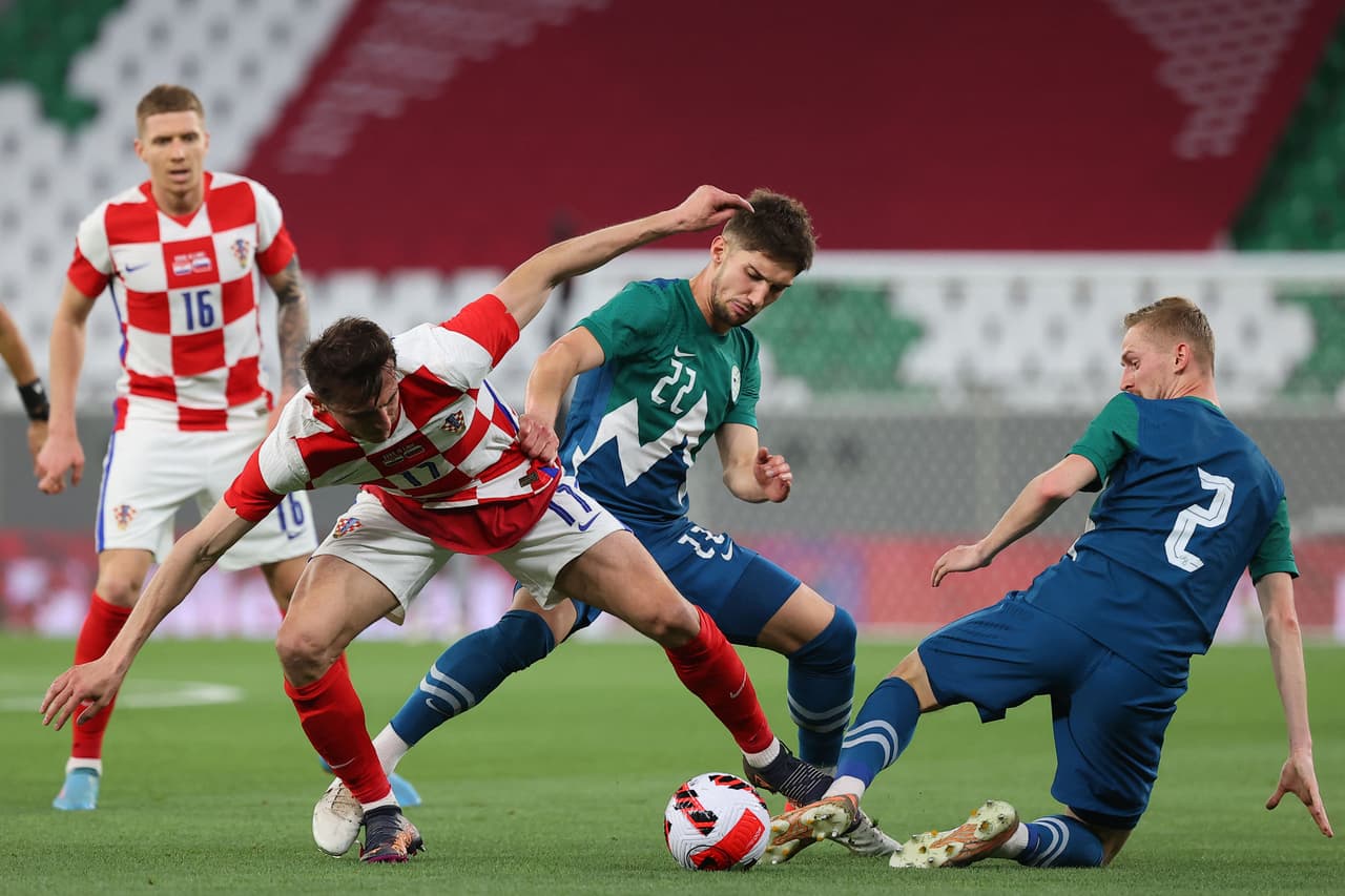 El empate para Eslovenia se produjo en la última jugada por medio de un cabezazo.