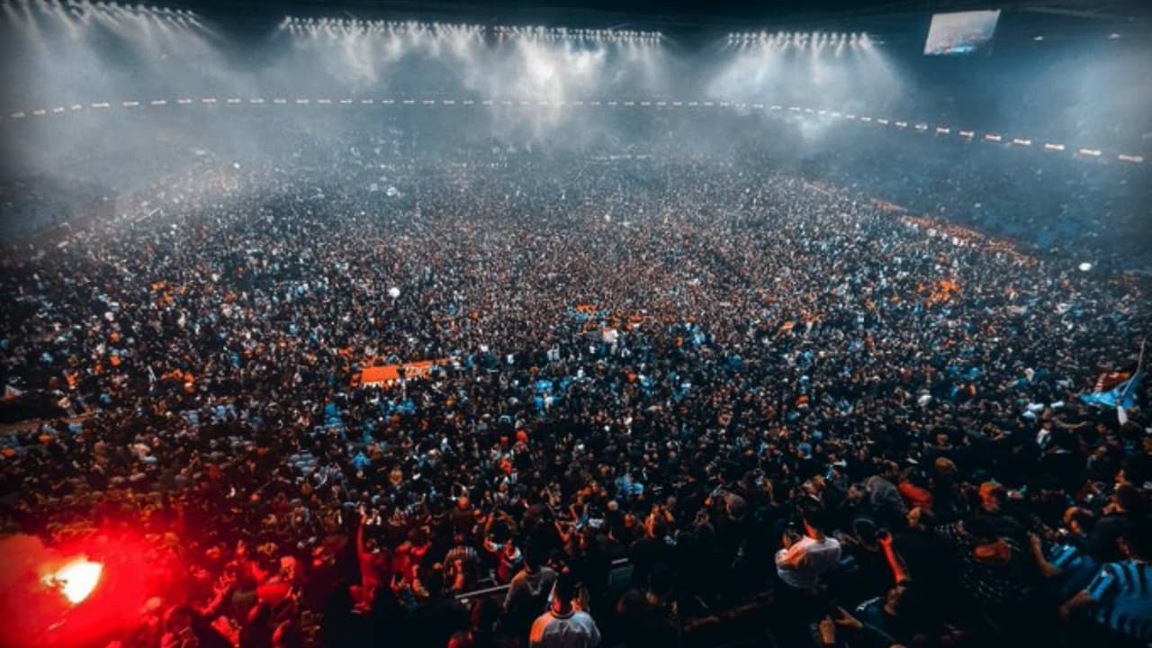 Trabzonspor desata la locura en los festejos por su título en Turquía