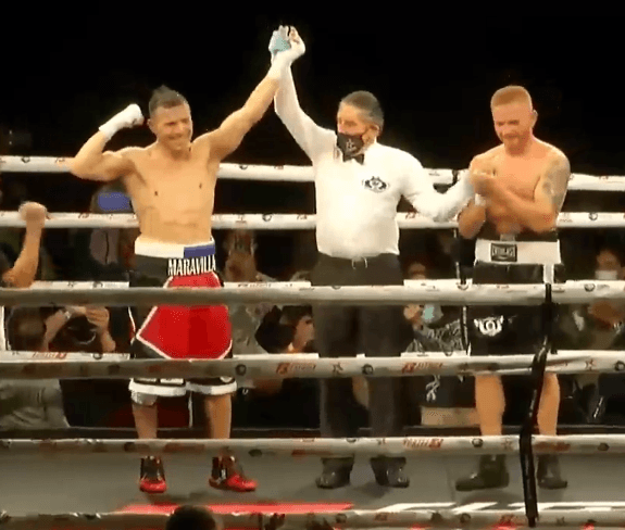 Entre lágrimas, 'Maravilla' Martínez regresó al boxeo con TKO