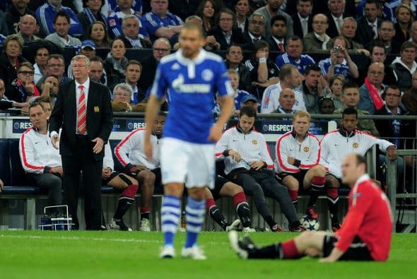 Por momento, las faltas eran la única forma de que el Schalke parara al United.