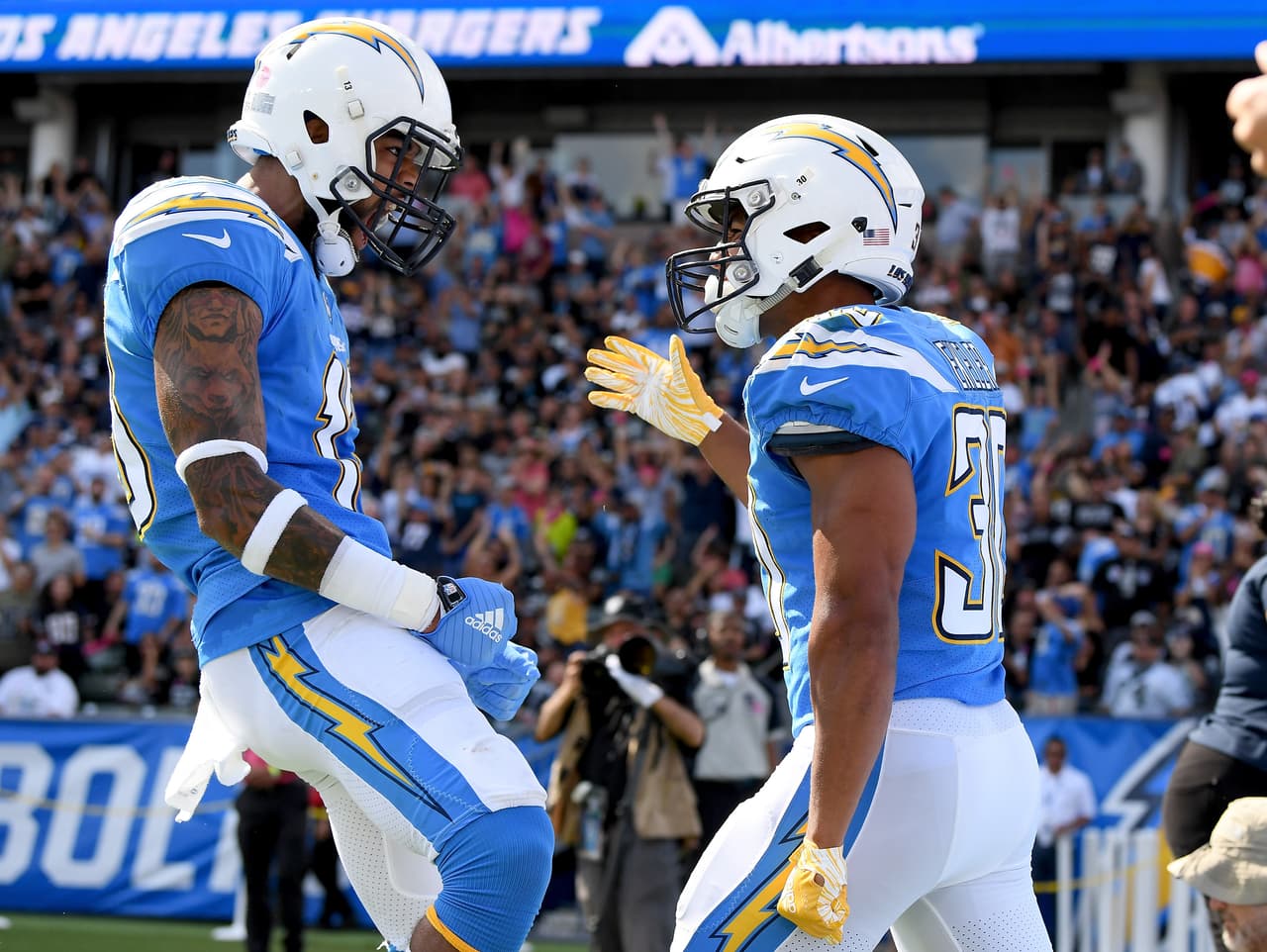 Los Angeles Chargers anuncia que usará sus 'Powder Blues' como uniforme principal