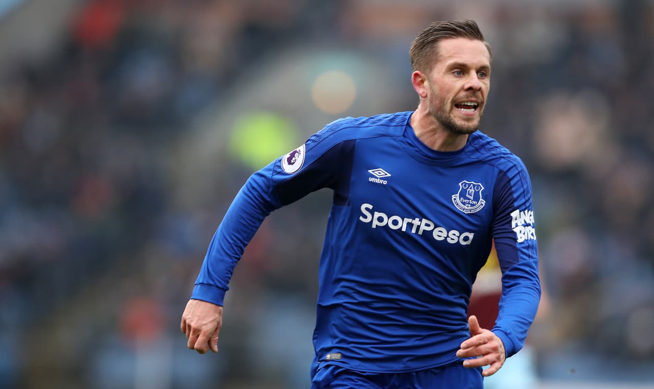 El futbolista del Everton sufrió un golpe ante Brighton en la Premier.