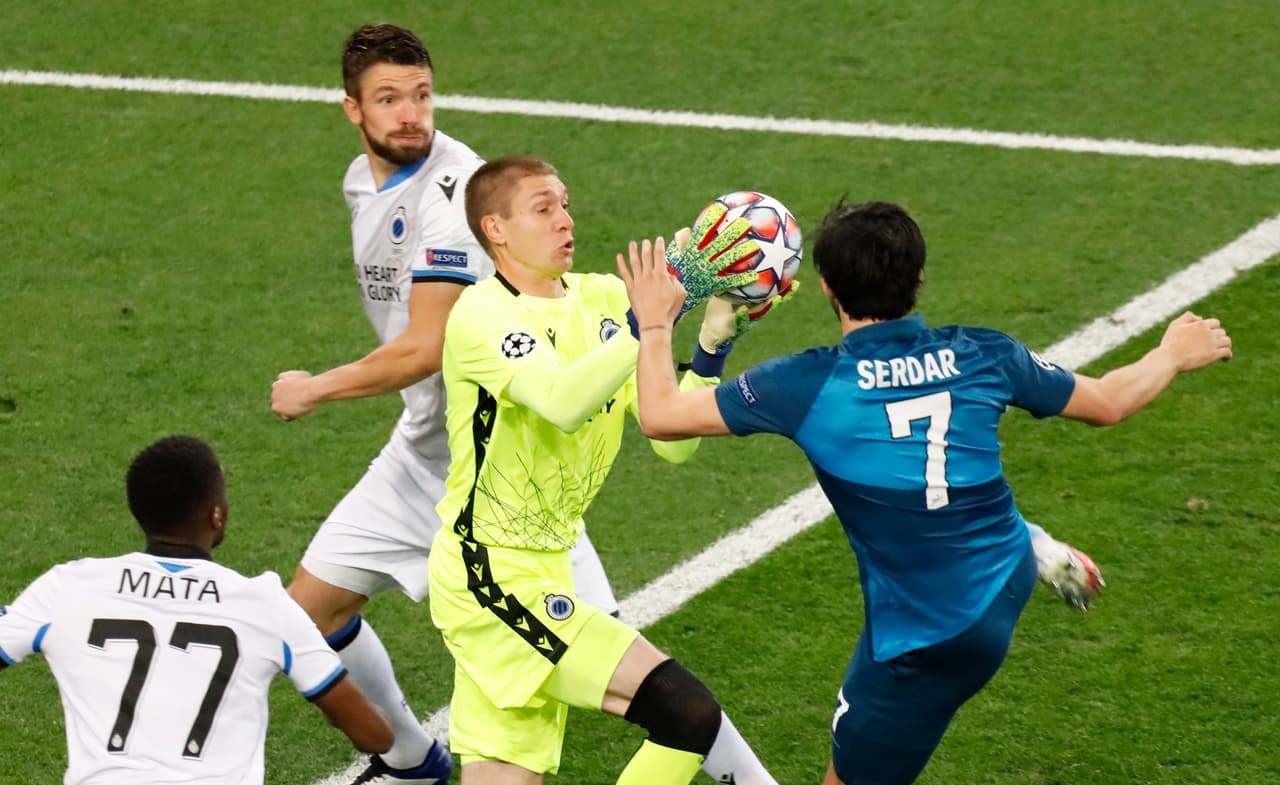 Emmanuel Dennis (63’) abrió el marcador por los locales y en una jugada desafortunada, Horvath (74’) empujó el balón al fondo anotando gol en su propia meta. En tiempo de compensación, De Ketelaere (90+3) hizo el del triunfo. Ethan Horvath, el cancerbero estadounidense, tuvo una destacada actuación en la jornada inaugural de la competición. Zenit visitará al Dortmund y Brujas recibirá al Lazio en la siguiente jornada de la Champions.