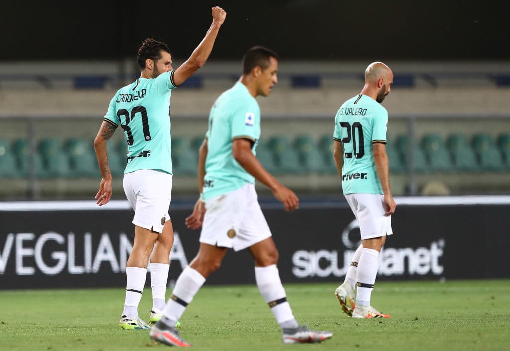 Candreva emparejó los cartones al 49’. Un balón filtrado para Lukaku terminó en el poste, pero el italiano estuvo atento y mandó el esférico al fondo del arco.