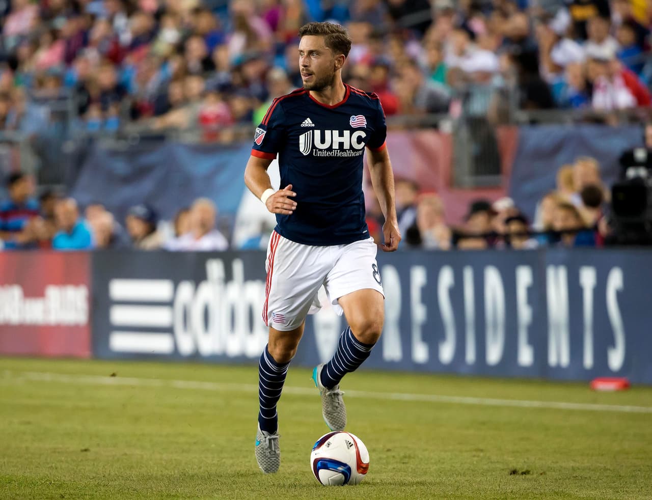 DEF: Chris Tierney | El lateral del Revolution fue vital en la victoria de 3-0 sobre Orlando City SC, incluso anotando uno de los goles.