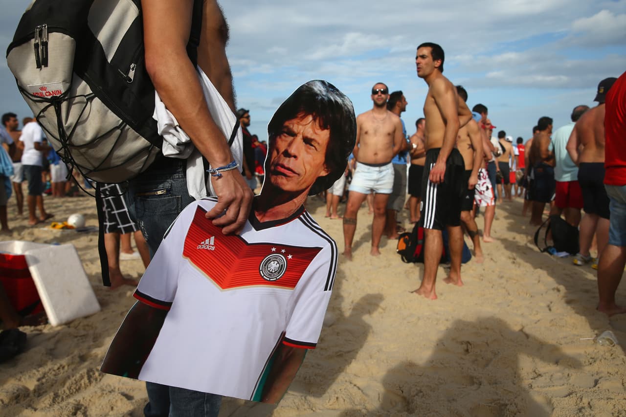Una ñapa: para la muestra de cómo los hinchas creen en estos agüeros, luego de que el vocalista de Rolling Stones apoyara a Brasil en la goleada contra Alemania, muchos argentinos llevaron imágenes del artista 'alusivas a su apoyo' a los germanos en la final del 2014. Lo que no sabían es que unos presentadores brasileños le regalaron una playera albiceleste antes.
