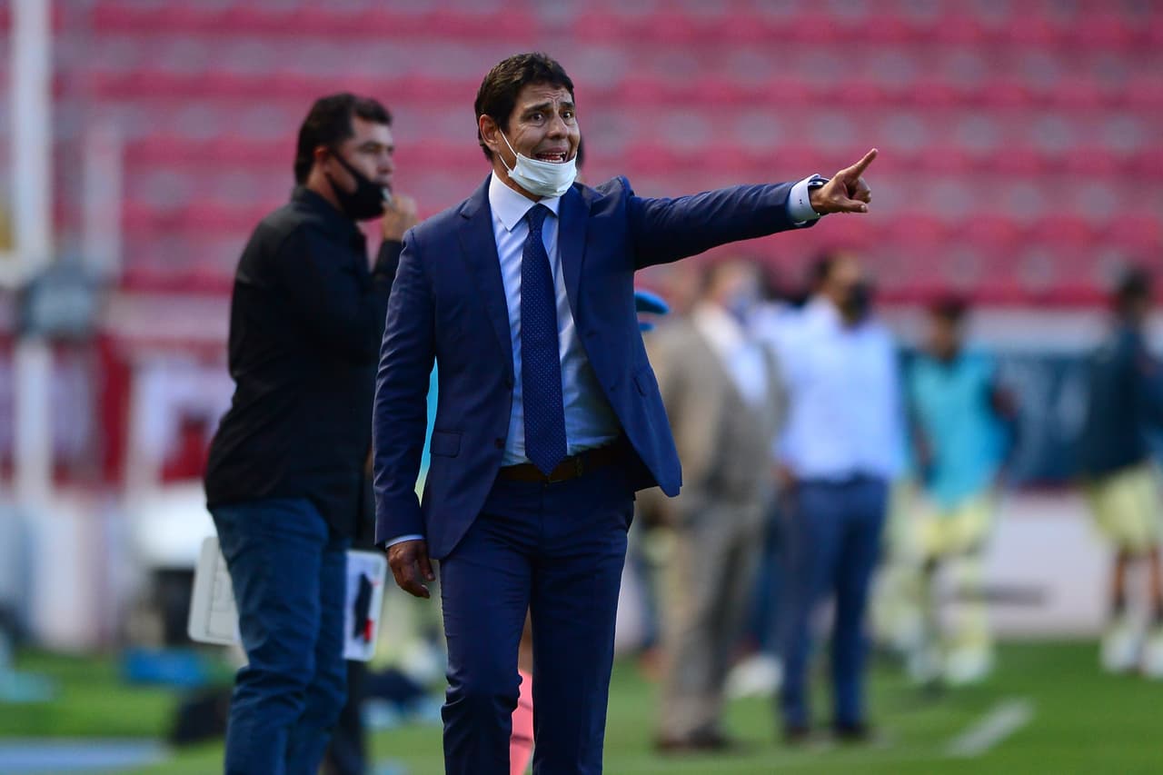 Sosa pide a los jugadores del Necaxa que complementen a Passerini