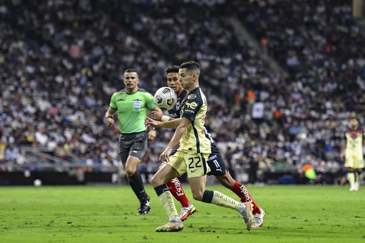 Sebastián Cáseres comete un grave error en el área y le regala el único gol del encuentro a Rogelio Funes Mori y levantan la Concacaf Liga de Campeones.