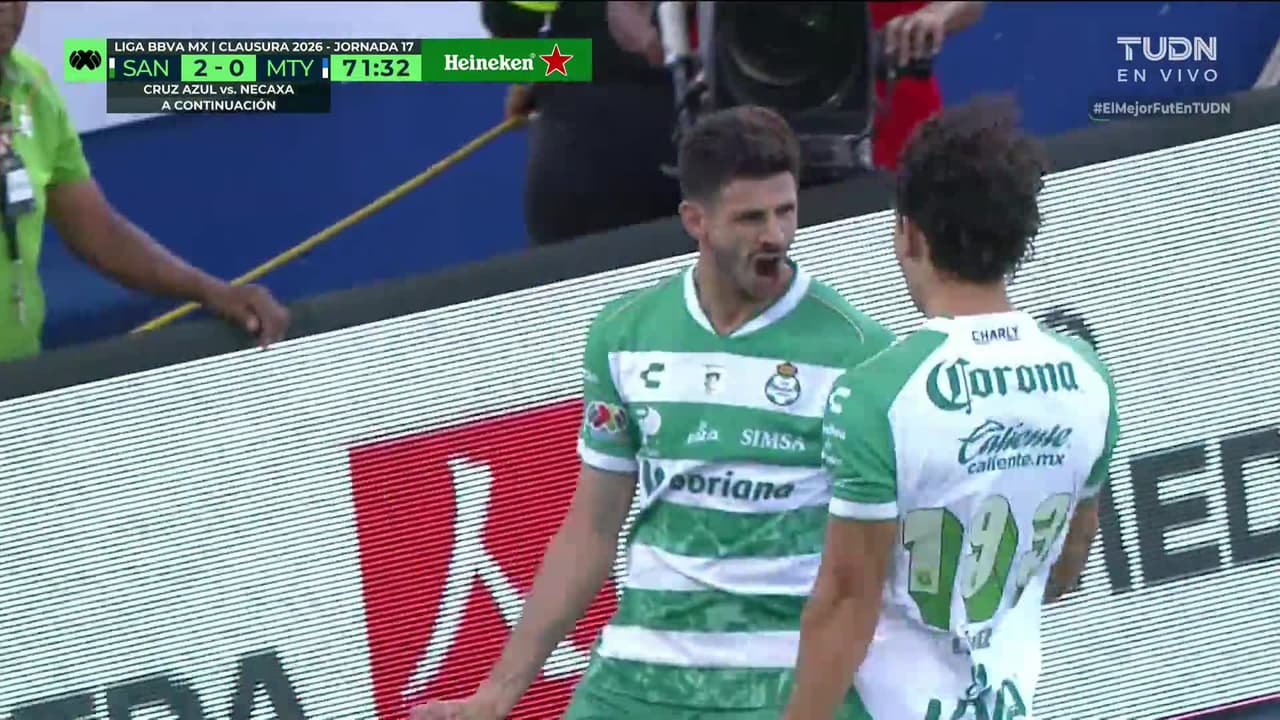 ¡GOL!  anota para Santos Laguna. Lucas Di Yorio
