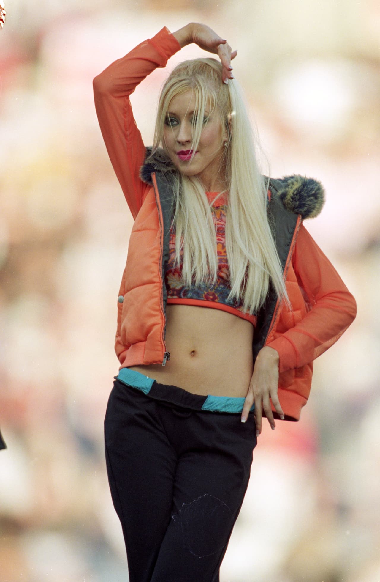 Cristina Aguilera durante su performance en la MLS Cup de 1999.
