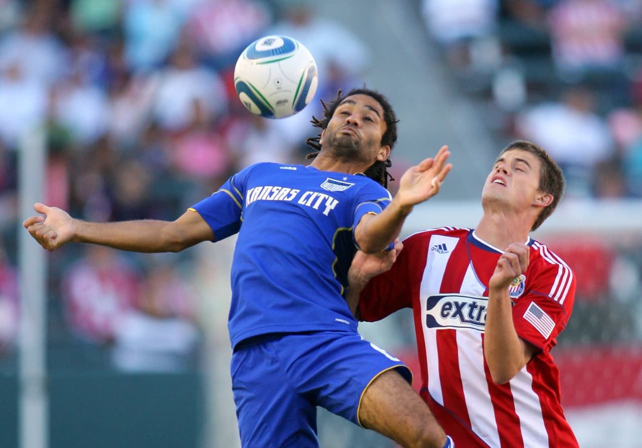 Stephan Auvray. El capitán de la selección de Guadalupe también se ganó su lugar en el 11 ideal de la Copa Oro 2009 y al año siguiente fue contratado por Kansas City Wizards. Jugó 27 partidos en Kansas antes de pasar en 2012 a los NY Red Bulls.