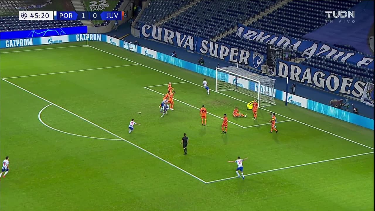 ¡GOL!  anota para FC Porto. Moussa Marega